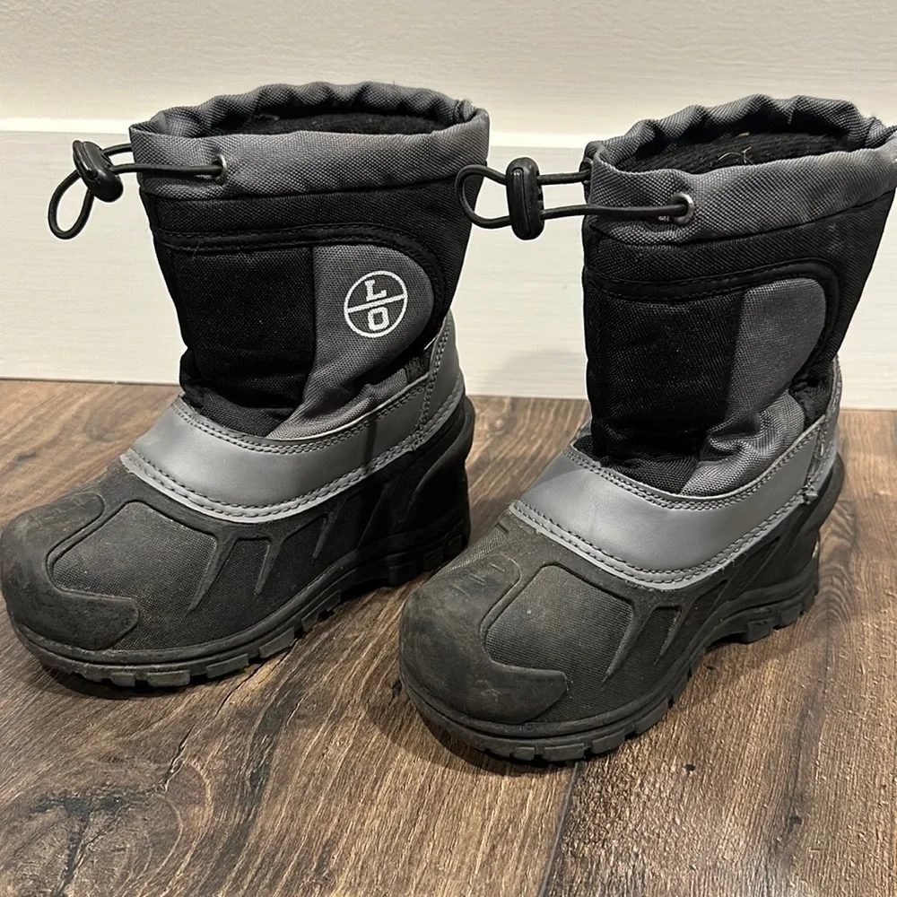Kids Black & Gray Snow Boots with Toggle Closure